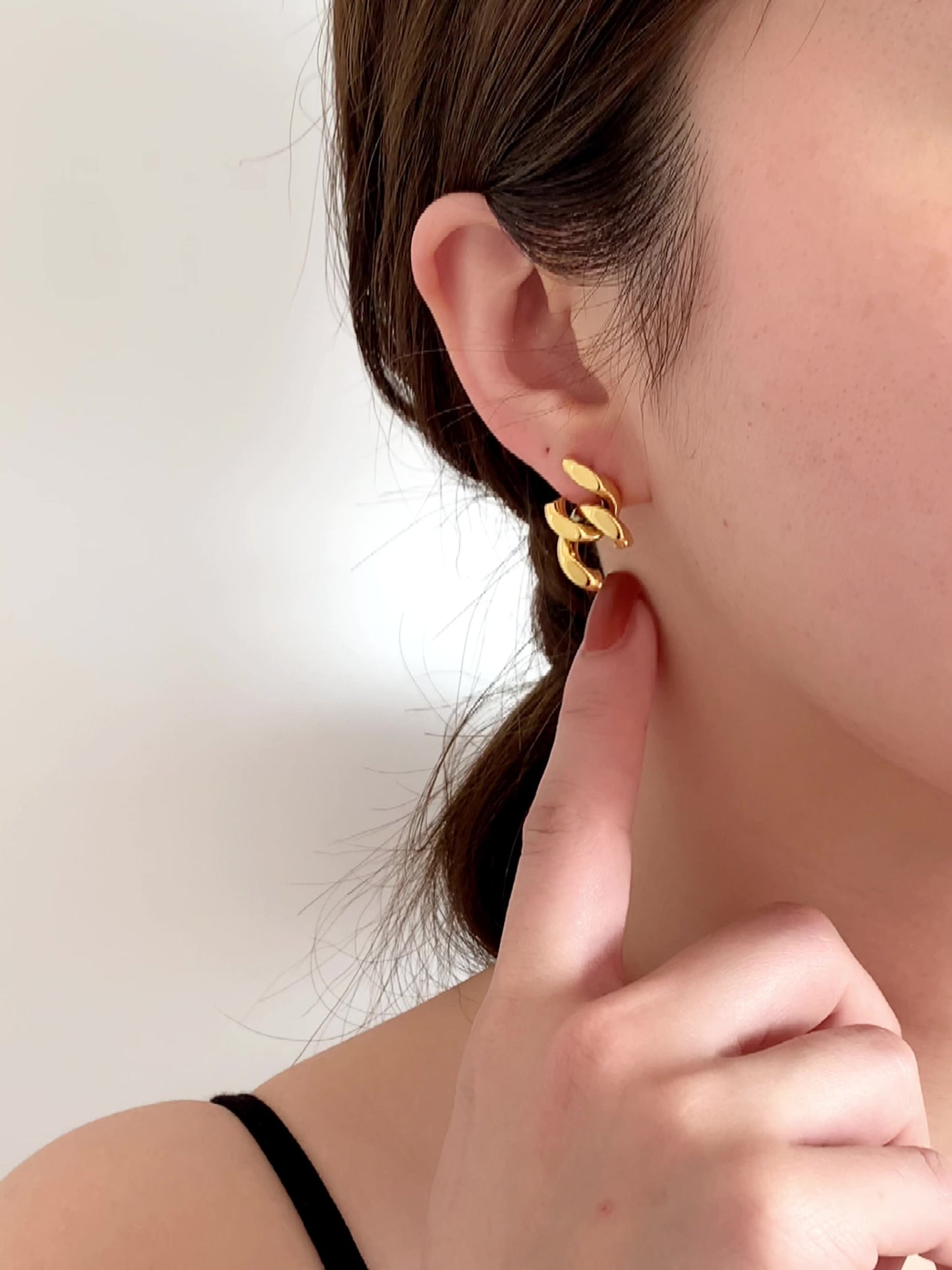 Retro Personality Titanium Steel Gold Plated Chain Earrings High Street Accessories Fashion Cross Irregular Earrings Women