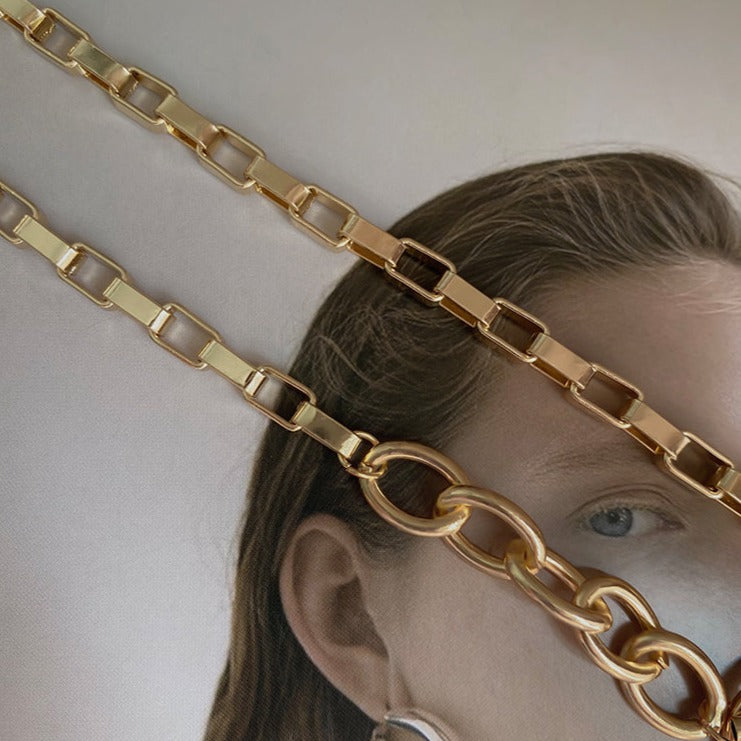 Exaggerated thick chain necklace female summer ins niche design sense neck chain cold wind collarbone chain accessories