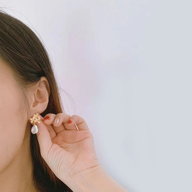 Baroque big pearl earrings, retro Hepburn, new style, sterling silver summer earrings, all-match earrings
